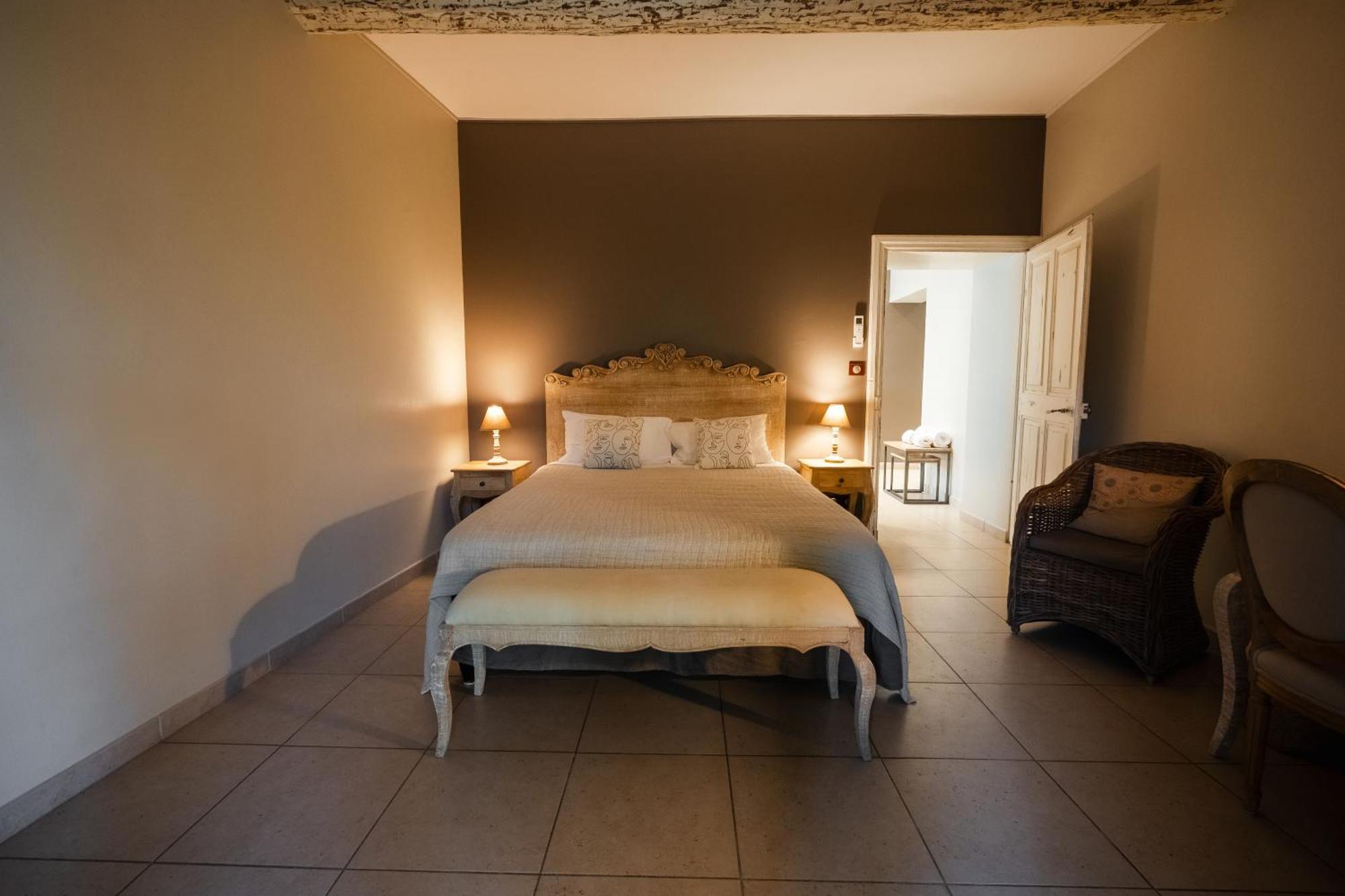 La Belle Vie Hotell Saint-Hilaire-dʼOzilhan Eksteriør bilde